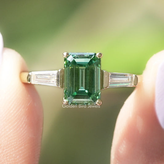 Grün Moissanite Verlobungsring im Smaragd schliff
