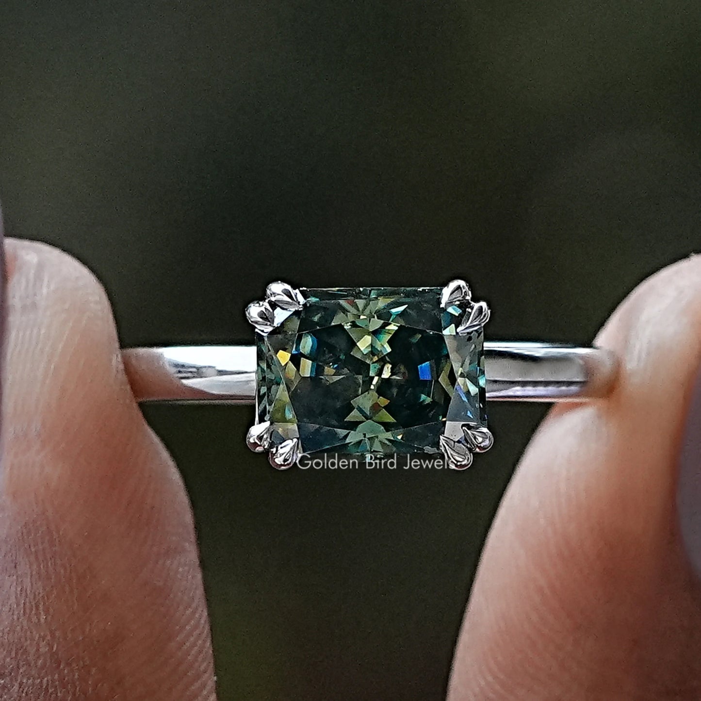 Ost-West Radiant Cut Moissanite Verlobungsring