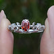 Roter Rubin oval geschliffener Edelstein Verlobungsring