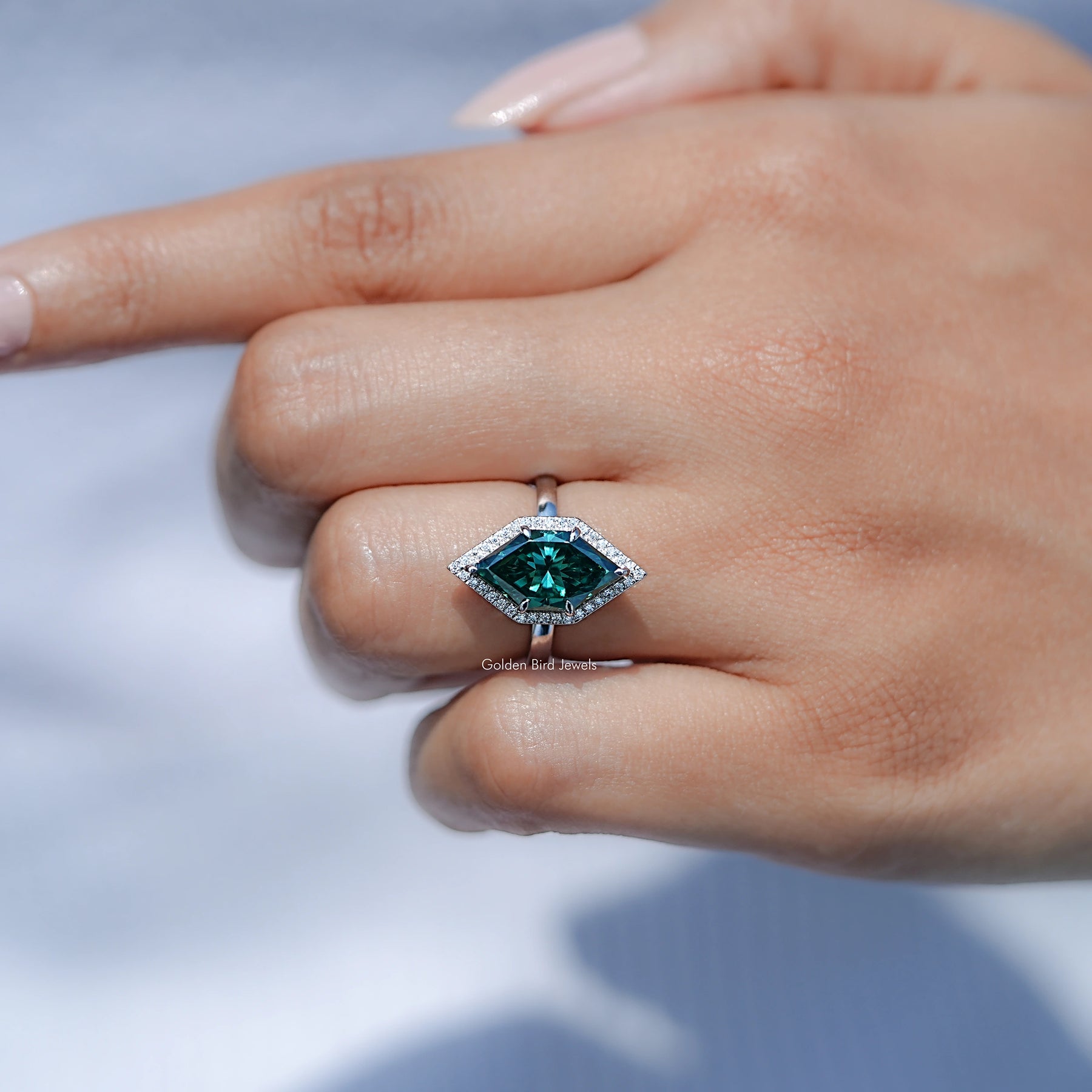 Niederländischer Marquise Moissanit Halo-Verlobungsring