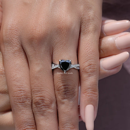 Black Heart Moissanite Gemstone Twisted Accent Band