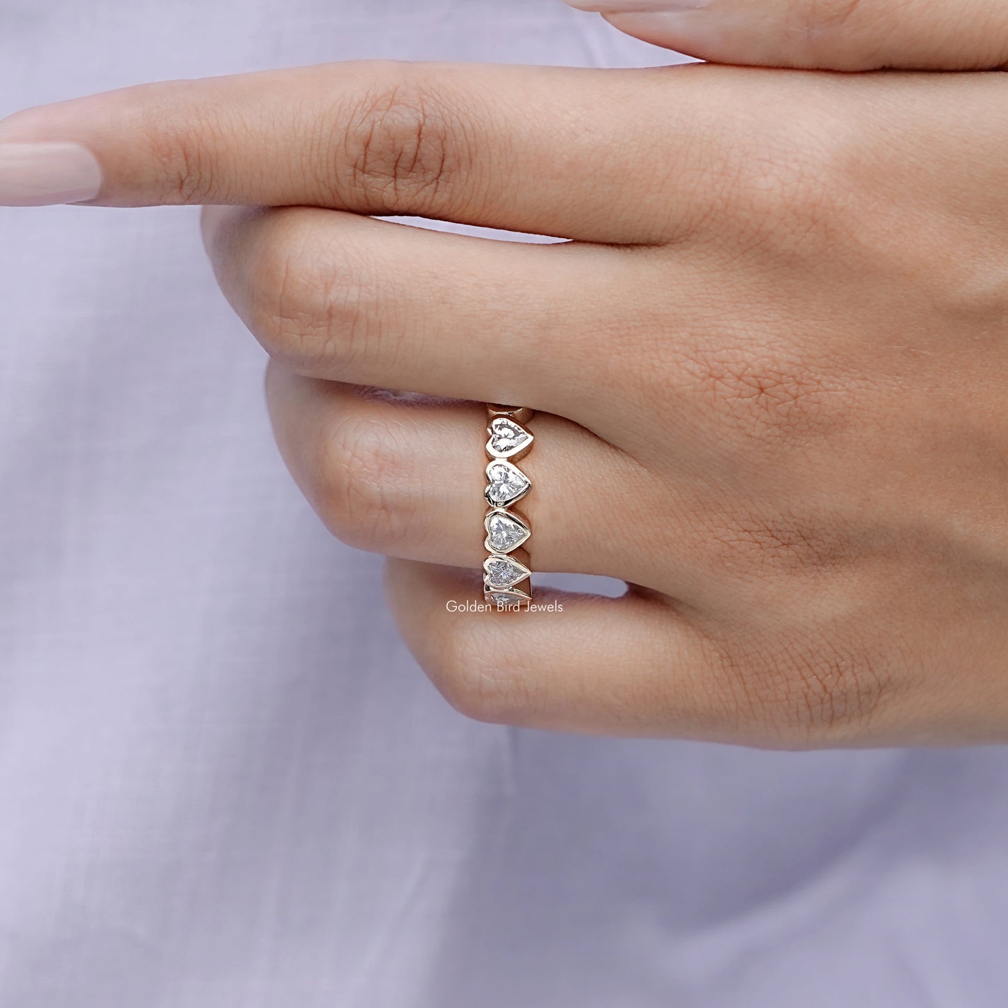 Eternity-Ring mit herzförmiger Moissanit-Lünette