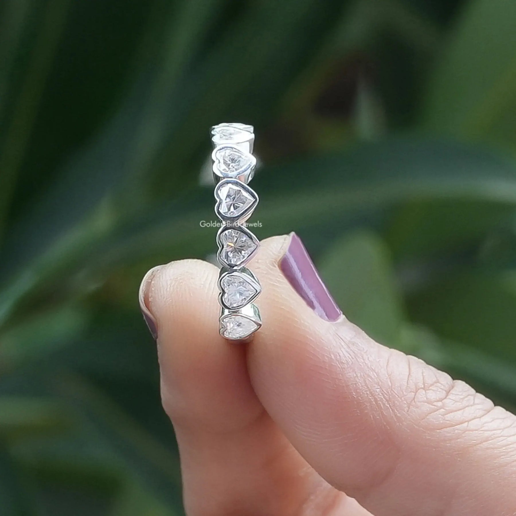 [Bezel Setting Heart Shaped Moissanite Eternity Band]-[Golden Bird Jewels]