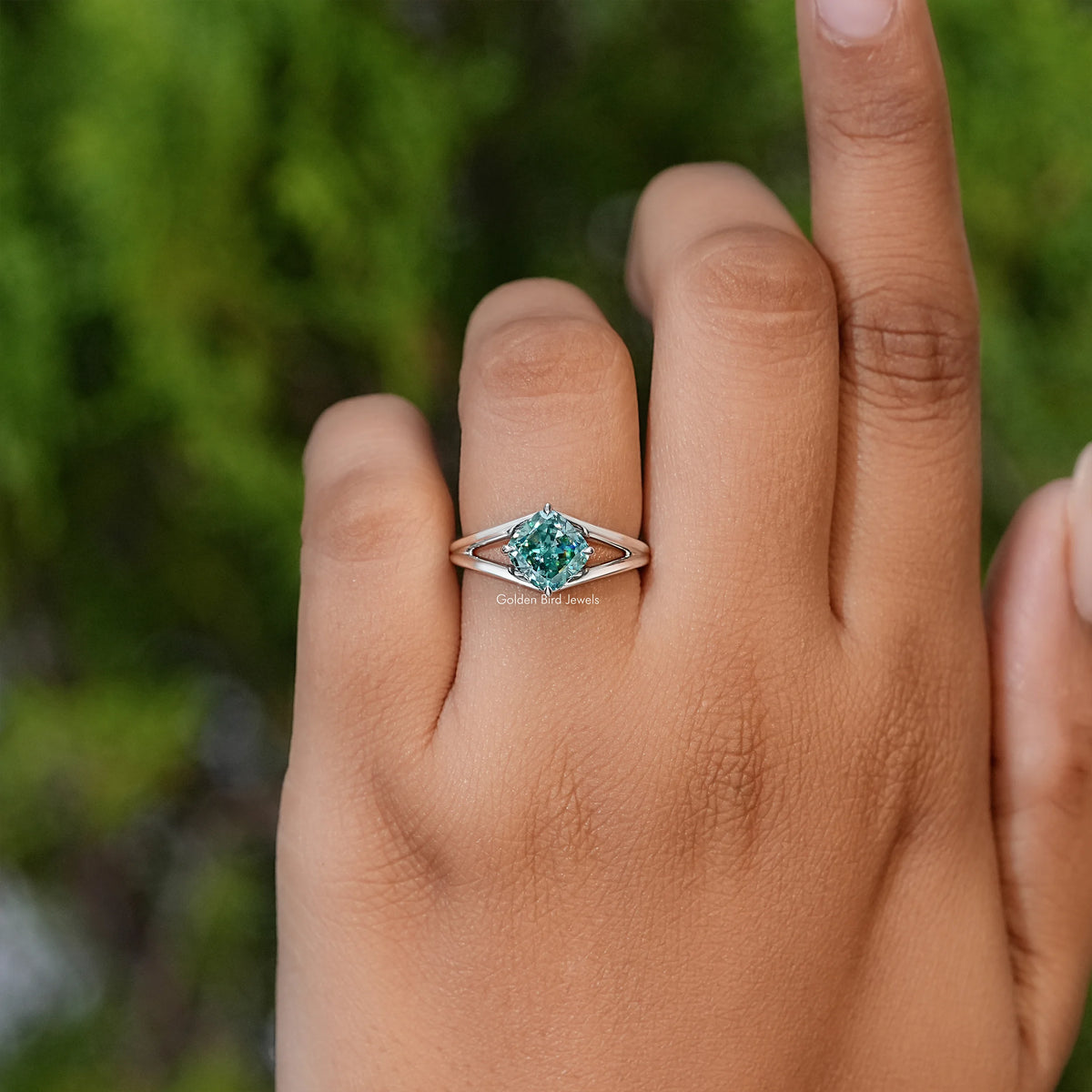 Kissen Moissanit Edelstein Ring mit geteilter Ringschiene