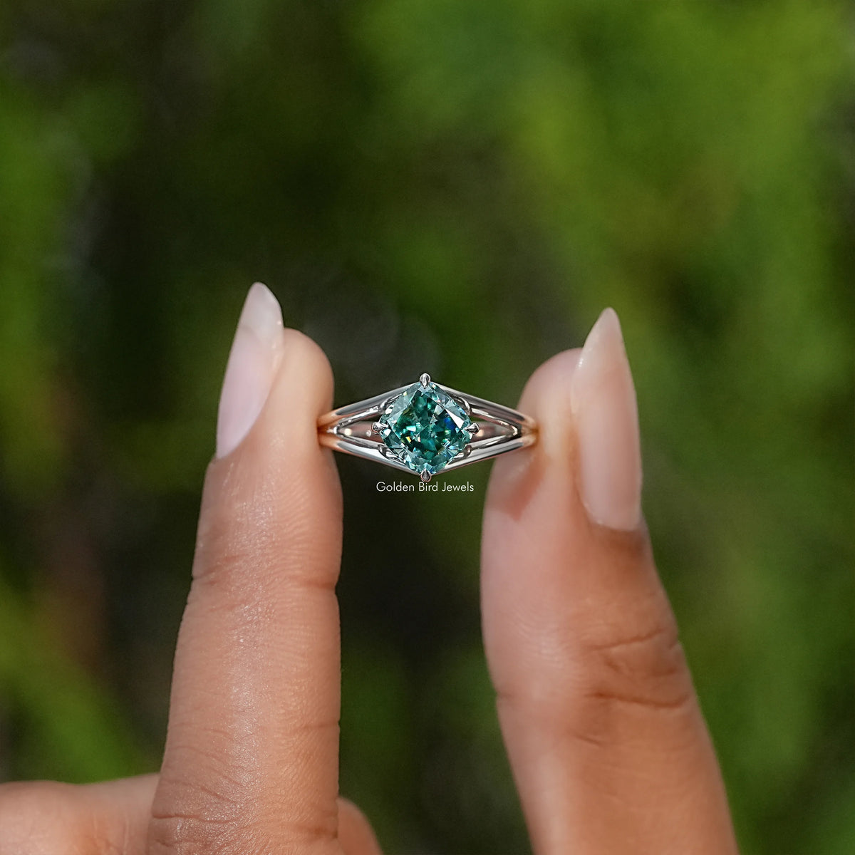 Kissen Moissanit Edelstein Ring mit geteilter Ringschiene