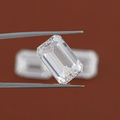 Detailed View Of Emerald Shaped Loose Lab Diamond in Unique Pattern