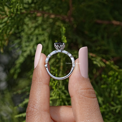 Round Cut Moissanite Gemstone Engagement Ring