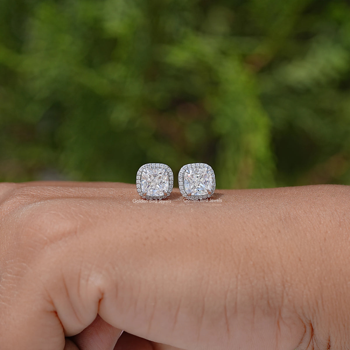 Kissen-Brillantschliff Moissanit Halo Ohrstecker