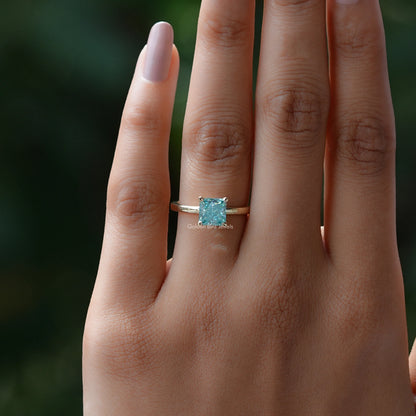 Cyan Blauer Princess Cut Moissanit Solitärring