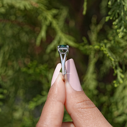 Round Cut Moissanite Gemstone Split Shank Engagement Ring