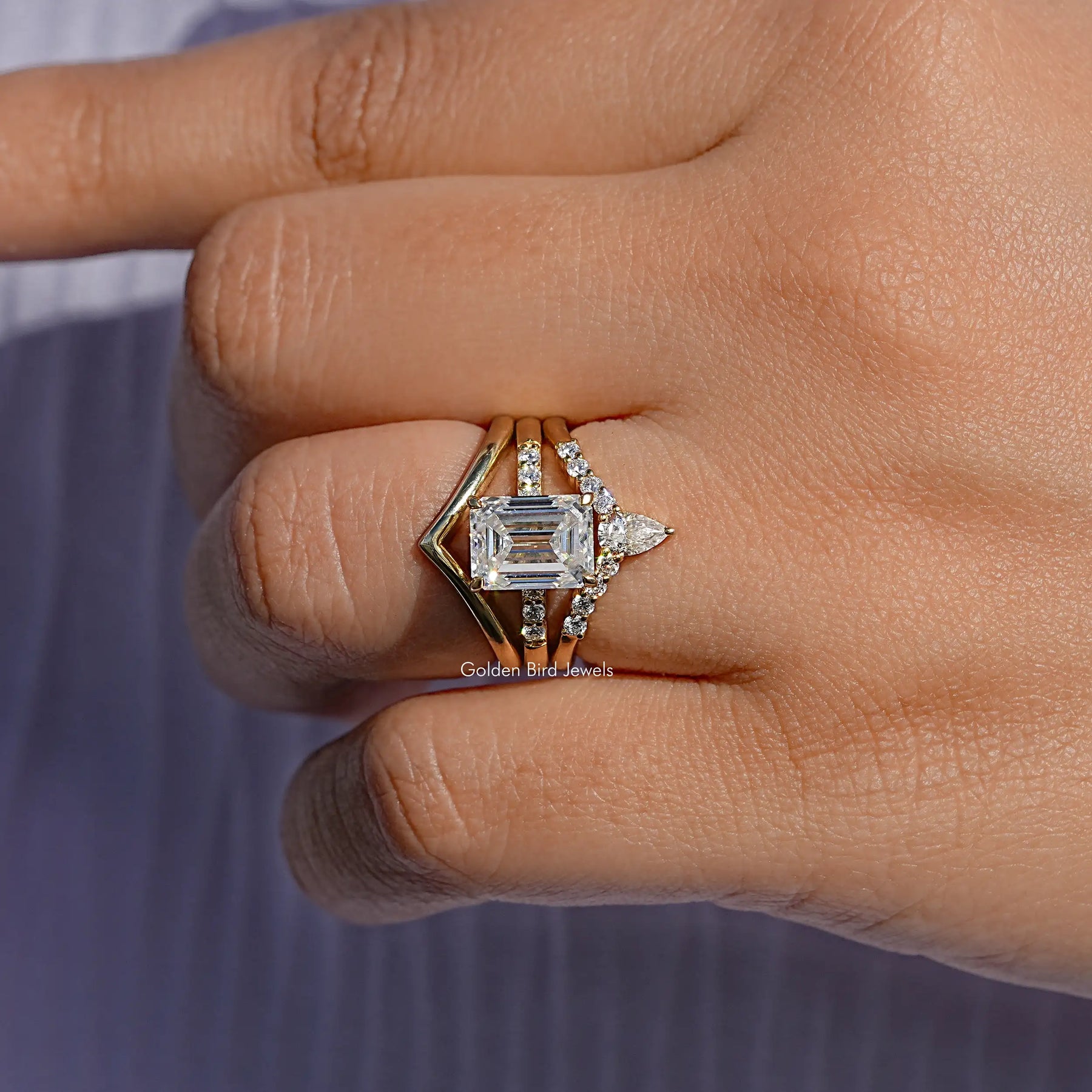 Emerald Moissanite Bridal Trio Ring With Curved Band