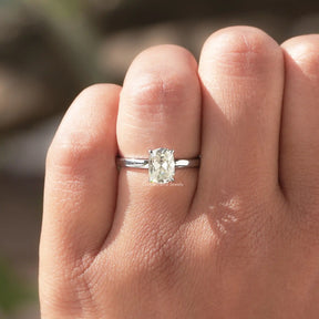 [Solitaire Cushion Cut Moissanite Ring]-[Golden Bird Jewels]