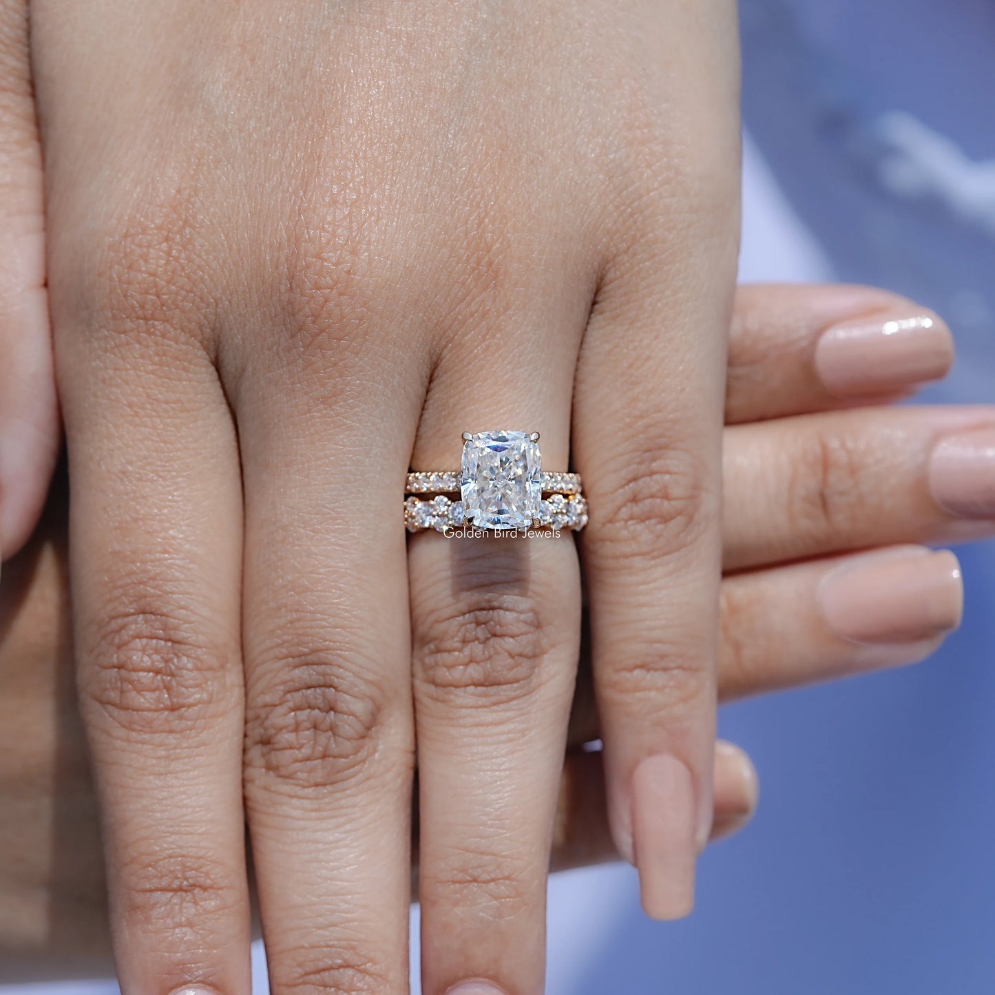 Längliches Moissanit-Ringset im Kissenschliff