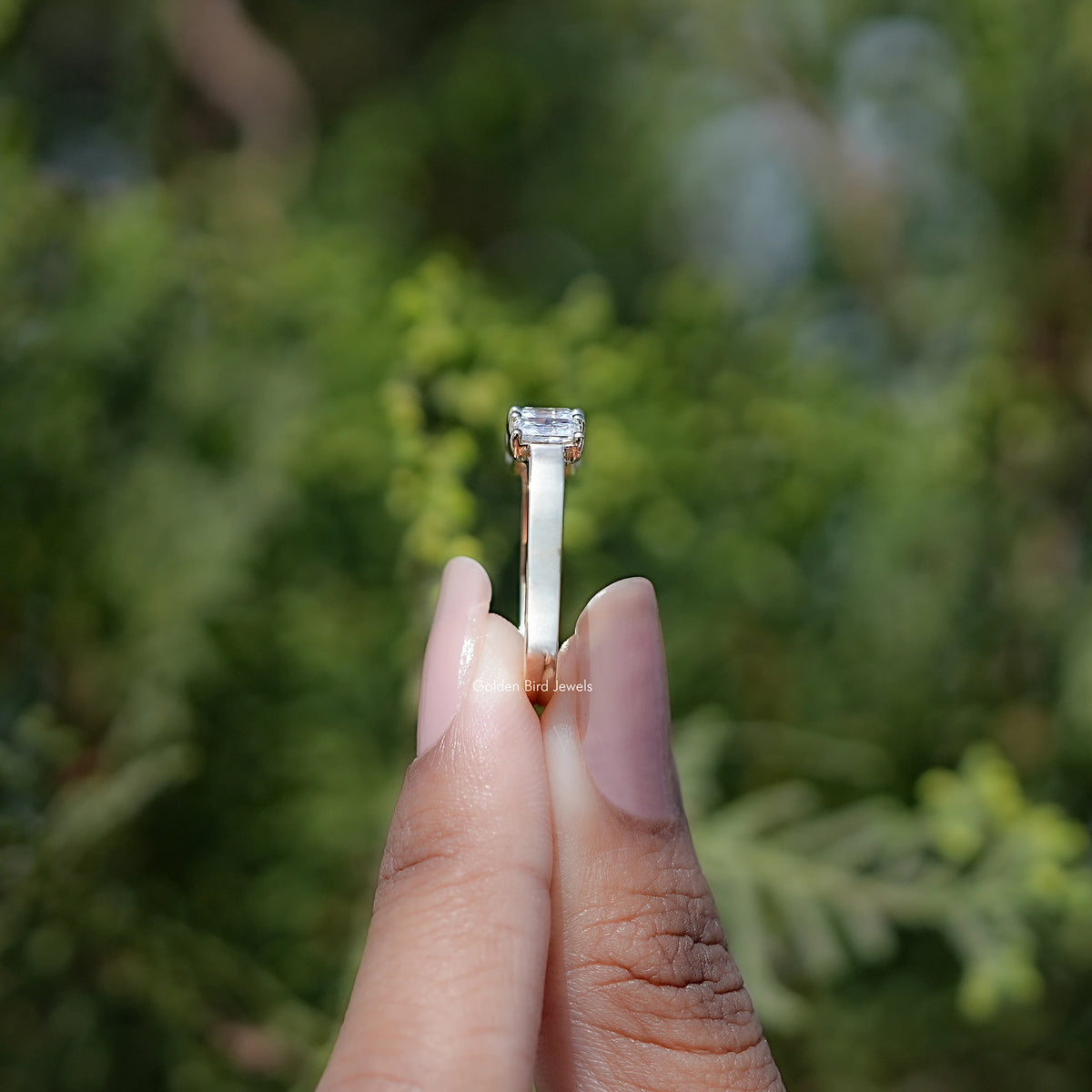 Moissanit-Ring mit fünf Steinen im Radiantschliff