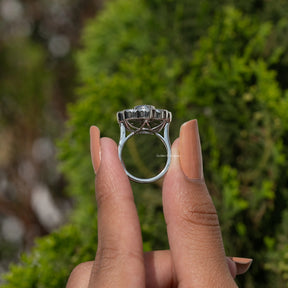 Alter europäischer Moissanit-Halo-Ring im Rundschliff