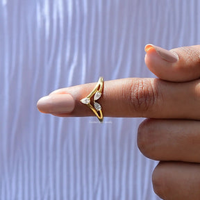 [Moissanite Pear Shape Curved Ring]-[Golden Bird Jewels]
