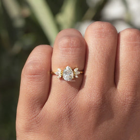 [Colorless Pear Cut Moissanite Ring In Prong Setting]-[Golden Bird Jewels]