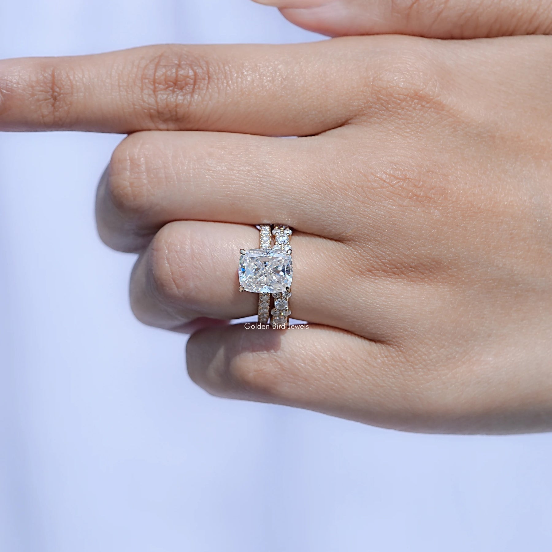 Längliches Moissanit-Ringset im Kissenschliff