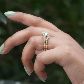 [Accent Stone Round Cut Ring]-[Golden Bird Jewels]