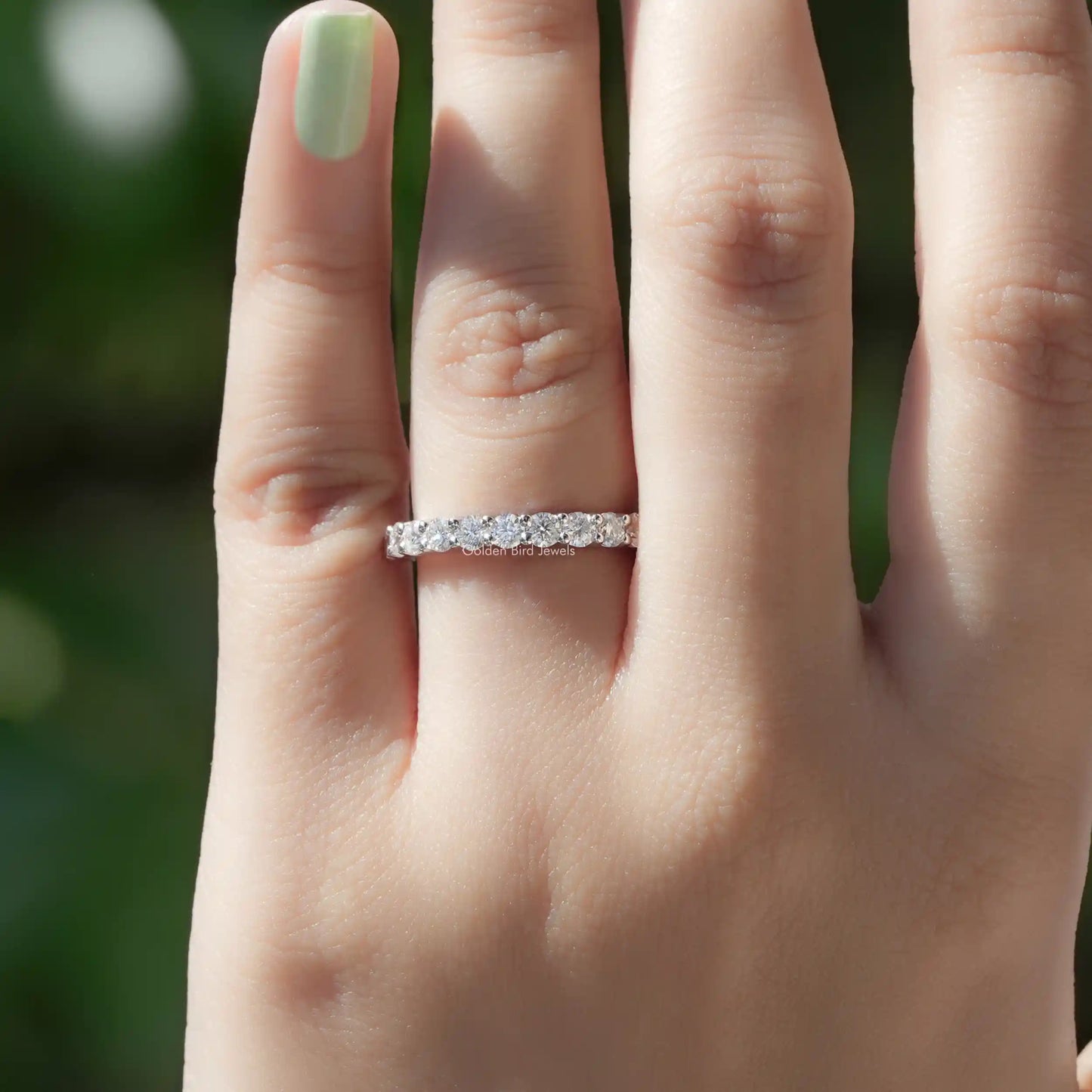 Halber Eternity-Ring mit Moissanit im Rundschliff