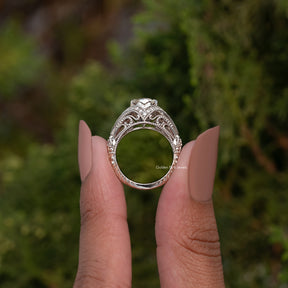 OEC Runder Art Deco Moissanit Ring für Sie