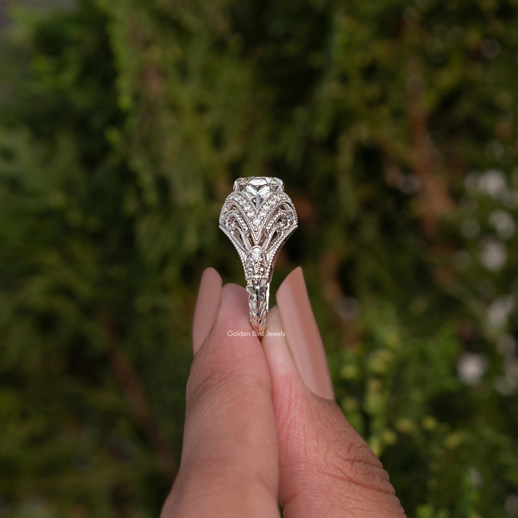 OEC Runder Art Deco Moissanit Ring für Sie