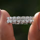 Eternity-Trauring mit ovalem Diamantschliff