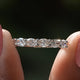 Ovaler Ost-West-Ehering mit Diamanten