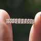 Ovaler Eternity-Ring mit halbrundem Labordiamanten