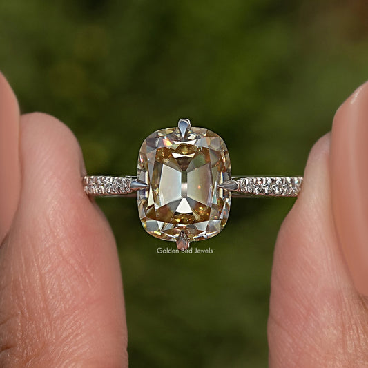Old Mine – Ring mit Moissanit-Akzentstein im Kissenschliff