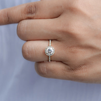 Close view of Round Cut Moissanite Engagement Ring
