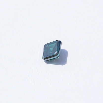 Detailed View Of Old mine Loose Moissanite in Unique Pattern 