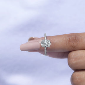 Alte Mine Solitär Diamant Akzentring im Kissenschliff 