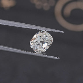 1,22 Karat alter, kissenförmiger, loser Stein aus der Mine