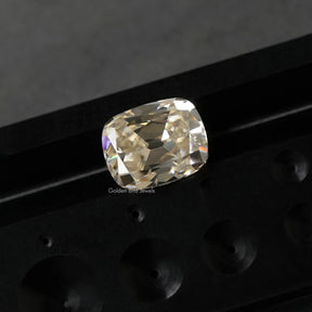 [Near Colorless Old Mine Cushion Cut Loose Stone]-[Golden Bird Jewels]