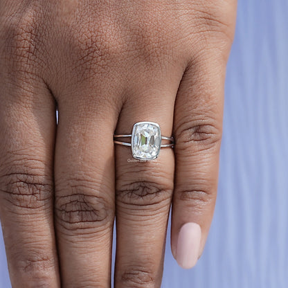 Full view of moissanite Ring in unique shape 
