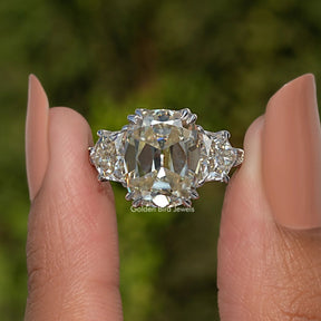 Old Mine Länglicher Kissen-Moissanit-Ring mit drei Steinen