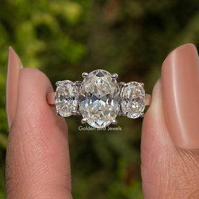 3 Karat Old Mine Ovalschliff Drei-Stein-Verlobungsring