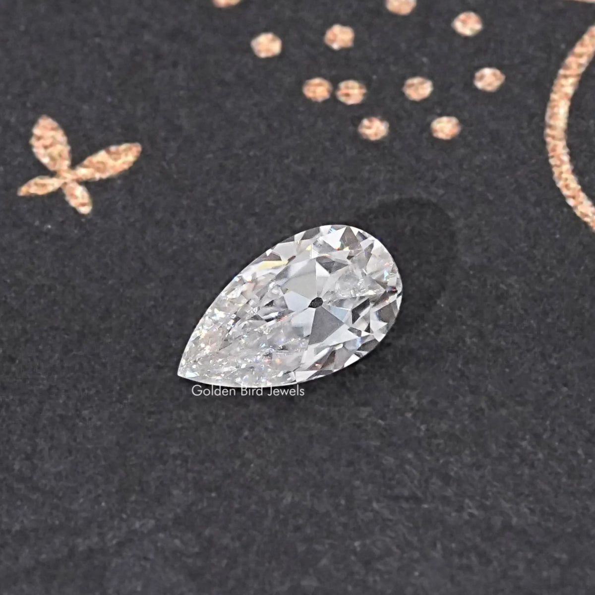 4,25 ct Old Mine Birnenschliff loser Moissanit