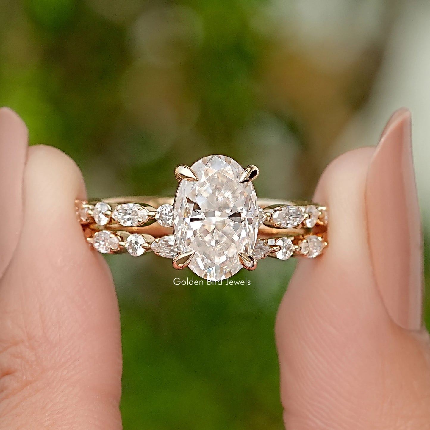 Crushed Ice Oval Cut Moissanite Bridal Ring Set