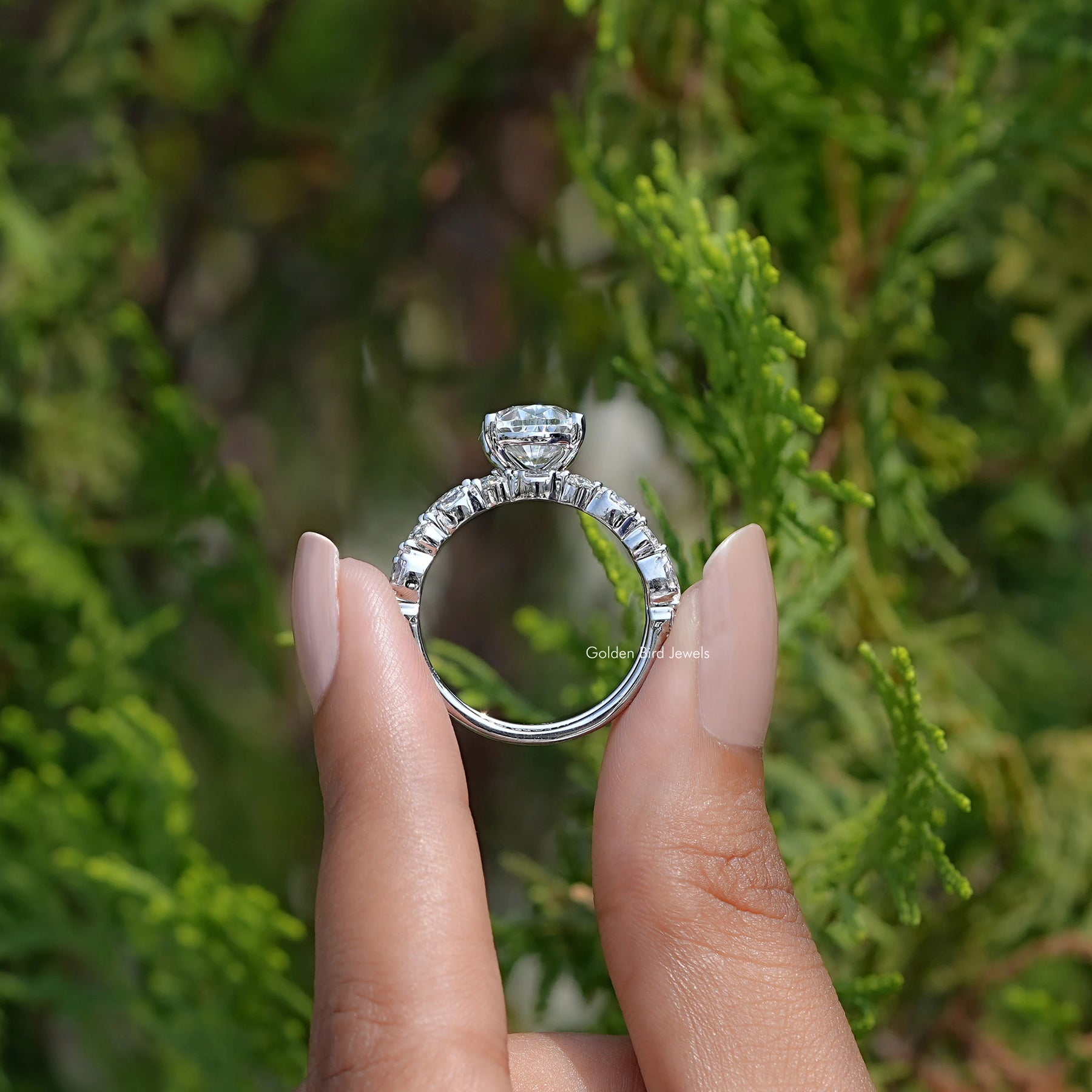 Crushed Ice Oval Cut Moissanite Bridal Ring Set