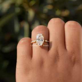 [Oval Cut Moissanite Accent Ring]-[Golden Bird Jewels]