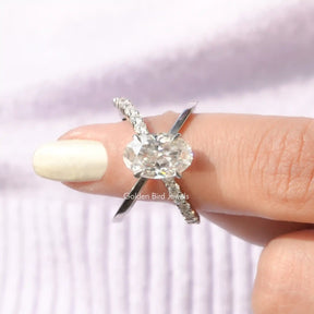 [White Gold Oval Cut Split Shank Moissanite Ring]-[Golden Bird Jewels]