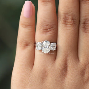 [Oval Cut Moissanite Three Stone Engagement Ring]-[Golden Bird Jewels]