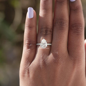 [Moissanite Pear Shaped Accent Stone Ring]-[Golden Bird Jewels]