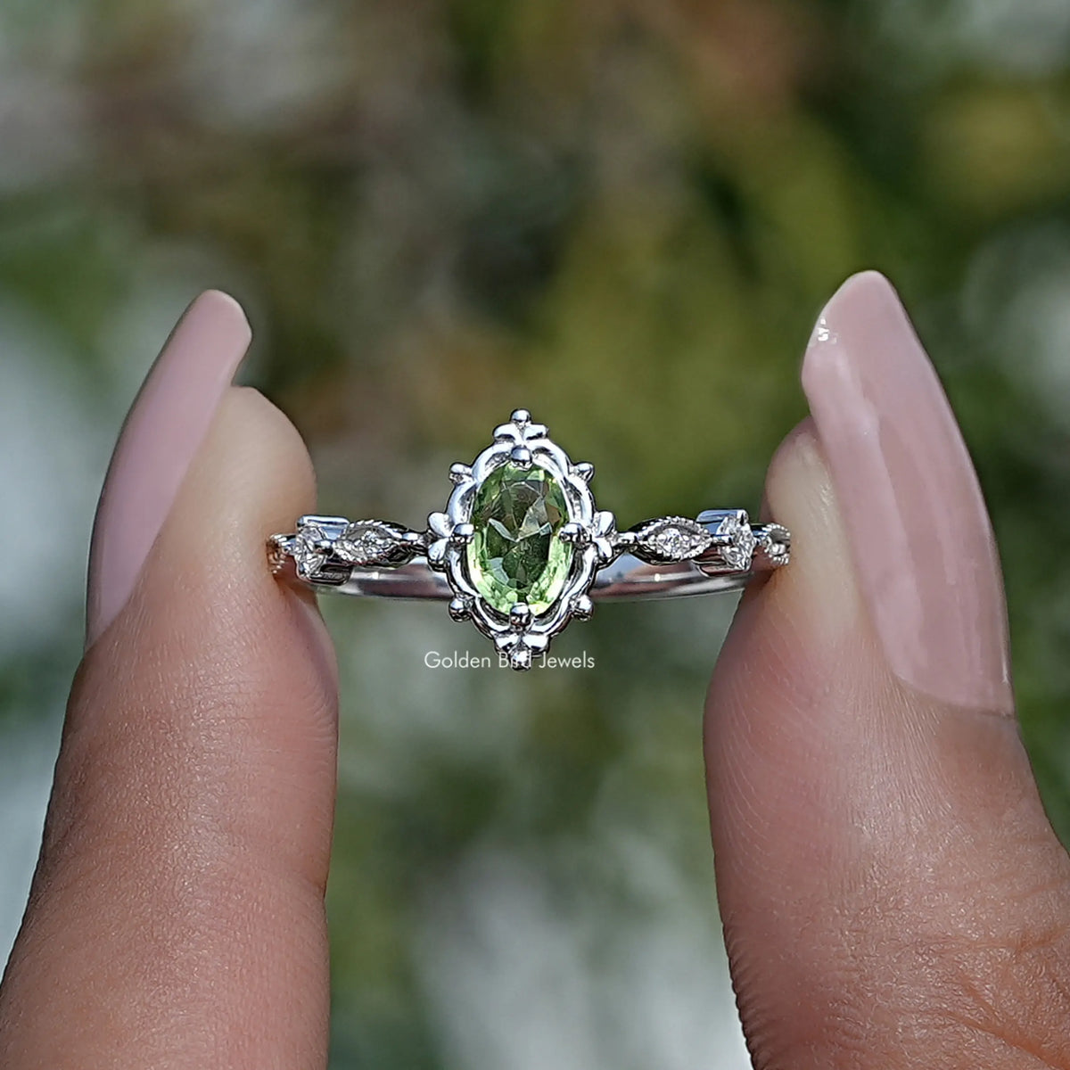 [Peridot Green Oval Cut Gemstone Accent Stone Ring]-[Golden Bird Jewels]