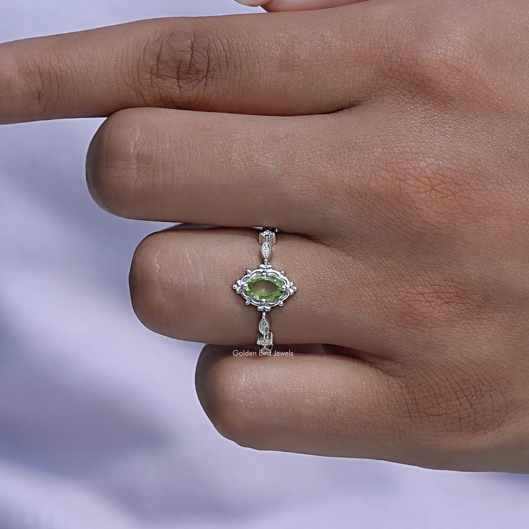 [Peridot Green Oval Cut Accent Stone Ring]-[Golden Bird Jewels]