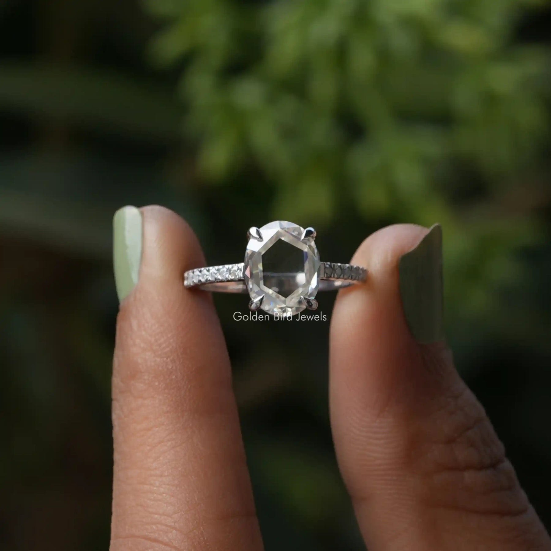 [Portrait Cut Oval Moissanite Accent Ring]-[Golden Bird Jewels]