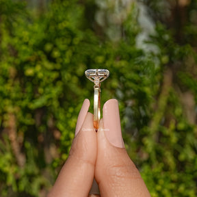 Moissanit-Verlobungsring im Radiantschliff im Old Mine-Stil