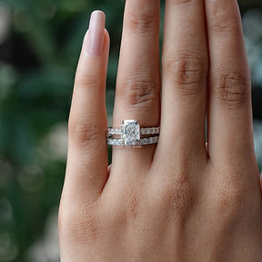 Detailed View Of Radiant Cut Moissanite Bridal Ring Set